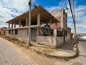 CASA CON LOCAL COMERCIAL EN HOSPITAL ANDINO