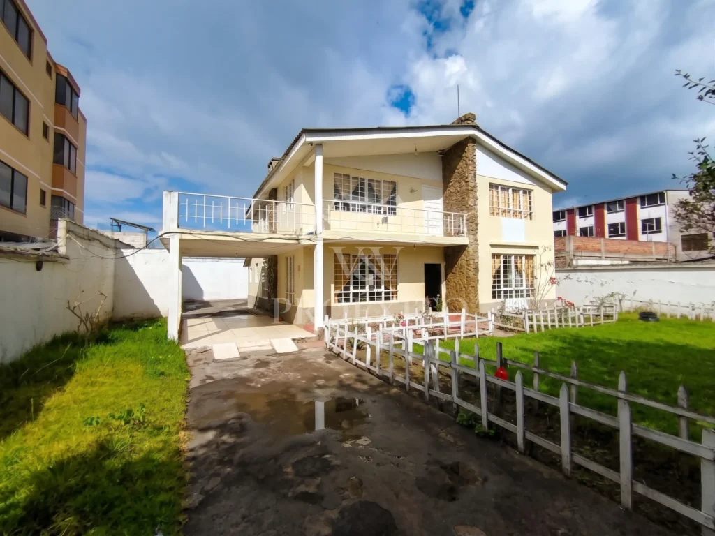 QUINTA / PROPIEDAD COMERCIAL EN AV. SIMÓN BOLÍVAR