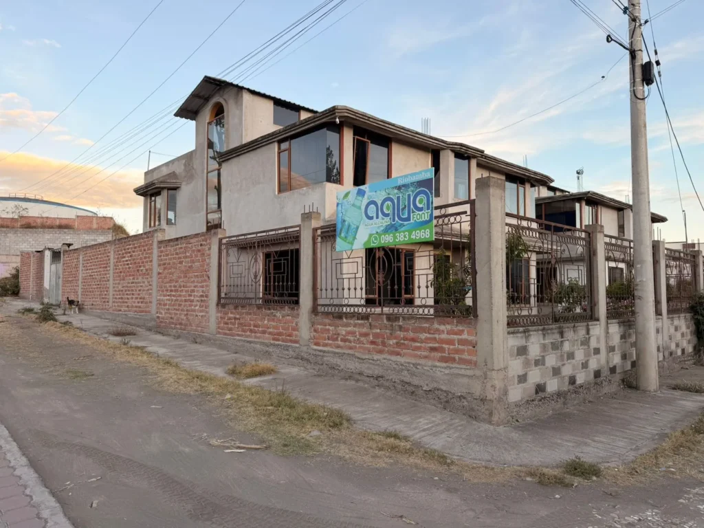 RESIDENCIA EN SANTA ANA