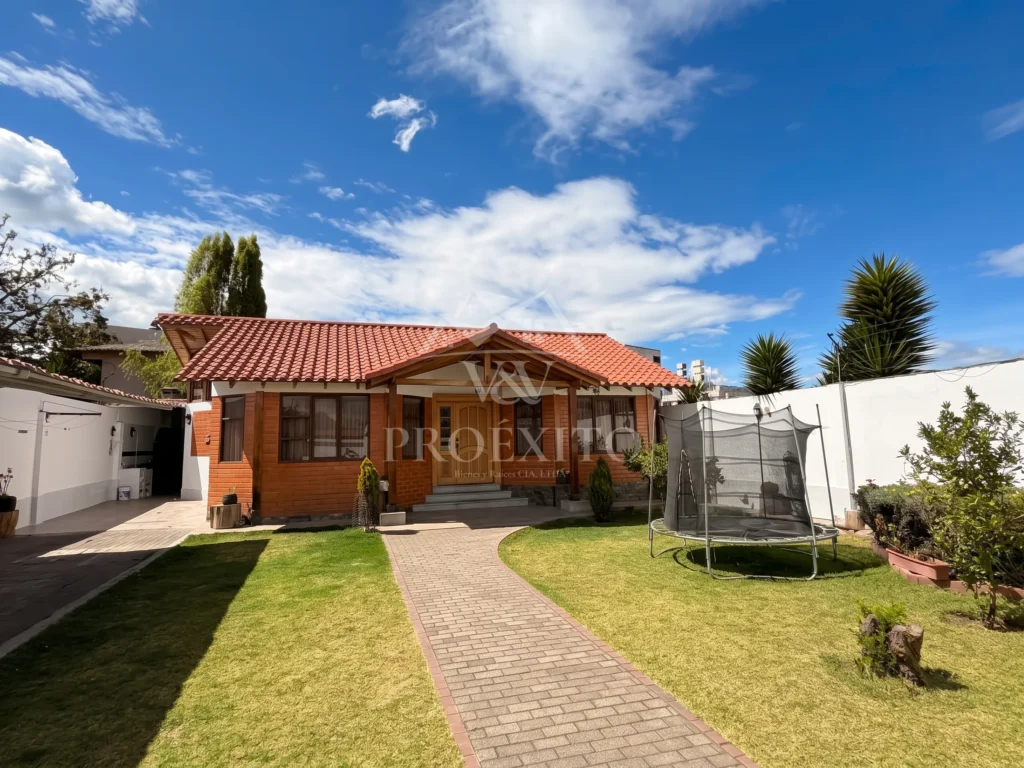 HERMOSA CASA EN LAS ACACIAS