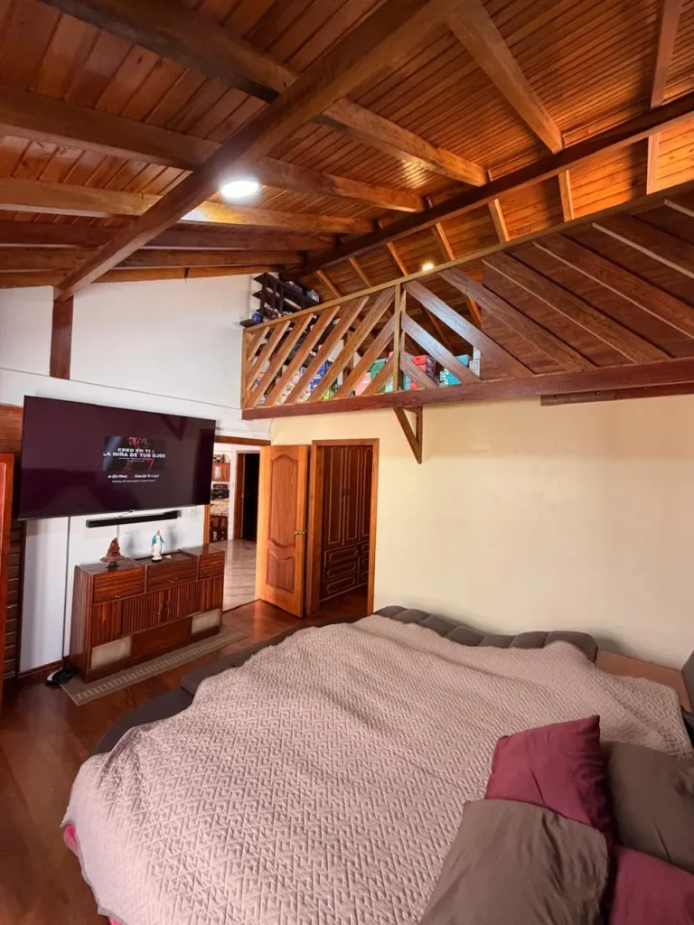 HERMOSA CASA EN LAS ACACIAS